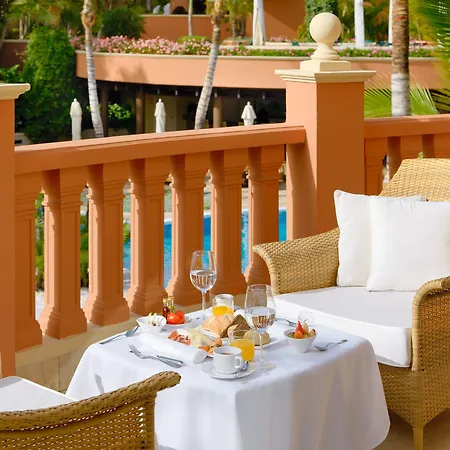 מלון Madrigueras Golf & - Adults Only 5*