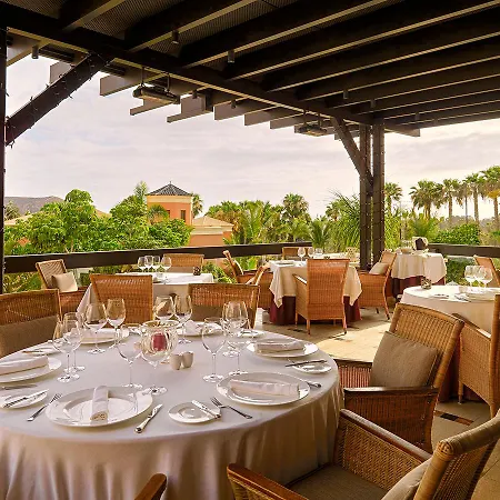 מלון Madrigueras Golf & - Adults Only 5*