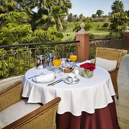 Отель Madrigueras Golf & - Adults Only 5*