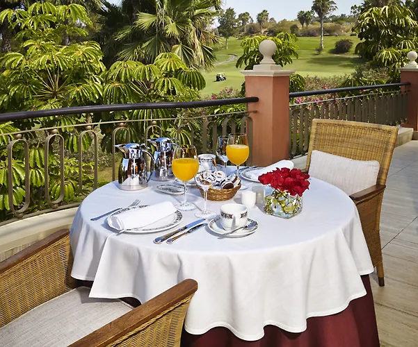 ホテル Madrigueras Golf & - Adults Only 5*